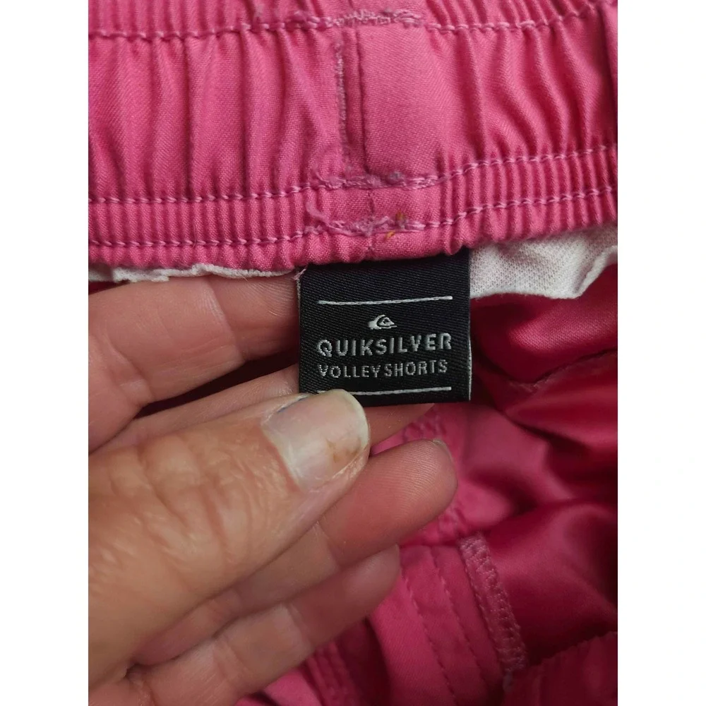Quiksilver Volley Shorts Men M Pink Surf Athleisure Beach Resortwear Swim Trunks